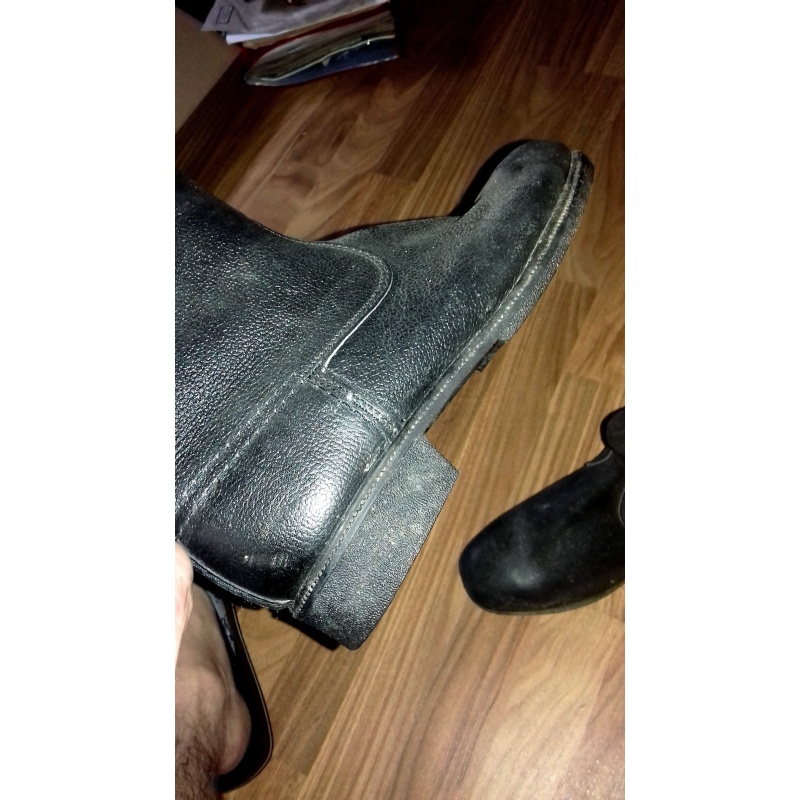 Armin Meiwes military boots. Very rare !