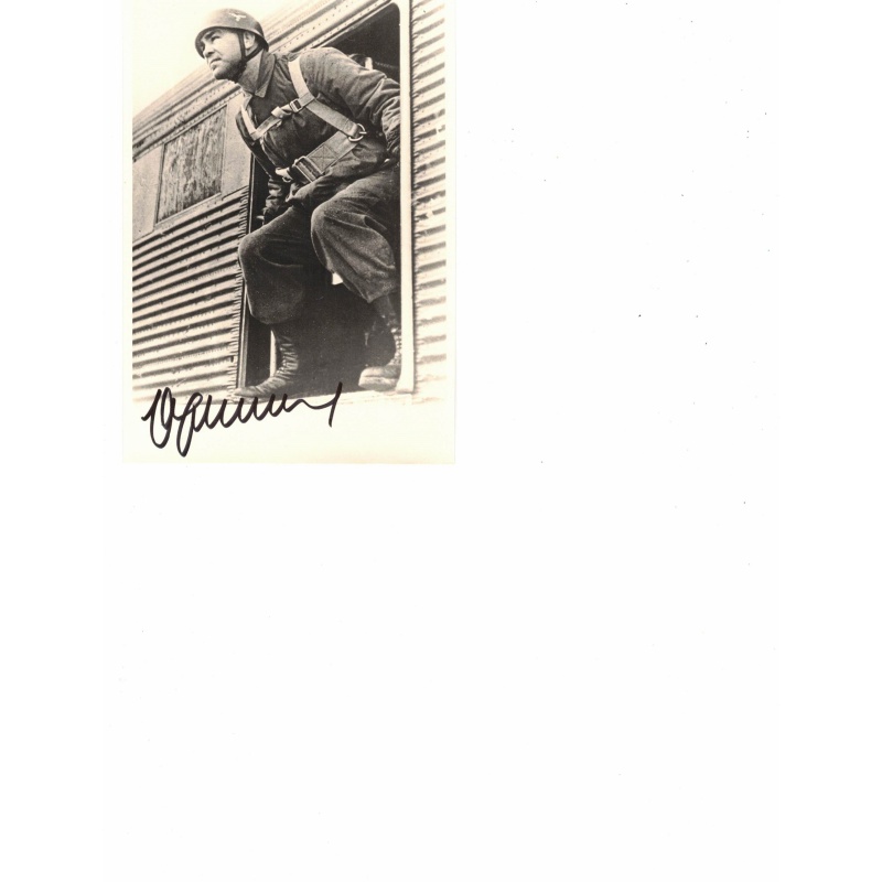 WWII SIGNED 4x6 B&W WAR TIME PHOTO OF MAX SCHMELING - - RARE