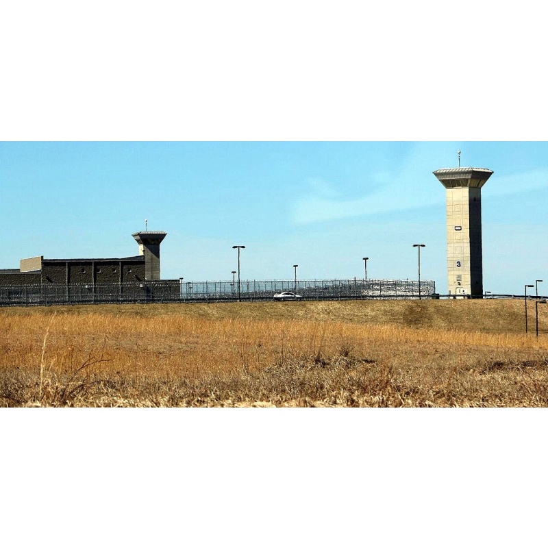 STEPHEN C. CRAWFORD | Federal Inmate Sentenced To 15 More Years In Death Of Another Inmate At Hazelton Prison | “You wanna be a gangsta, motherfucker?” | Rammed a shiv upward into Arvel Crawford’s throat, directly below his mouth, then stabbed him repeate