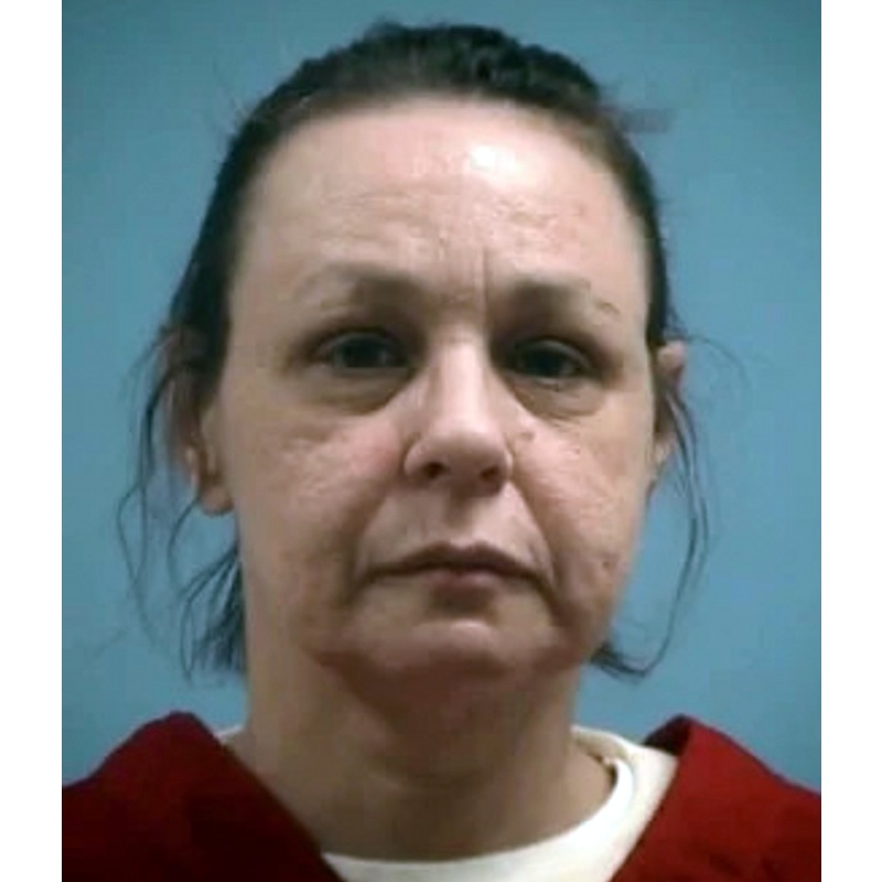 LISA JO CHAMBERLIN | Mississippi Death Row | "She said she wasn't scared of the killings," a cellmate testified. "She was really upset because she said they should have disposed of the bodies better, like feeding them to the hogs." | ALS